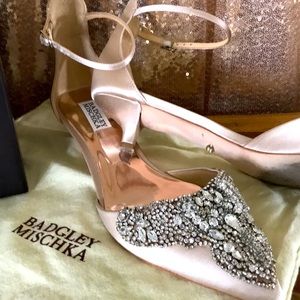 Badgley Mischka Kitten Heels